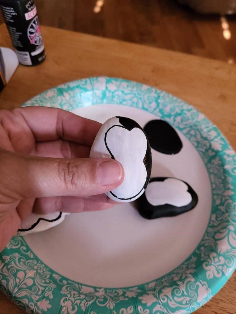 Penguin Rock Paint Outline