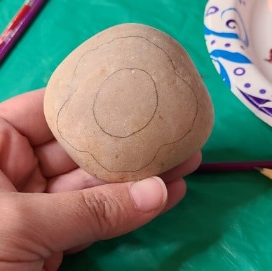 Bacon and Eggs Painted Rocks - Drawing the Egg on the Rock