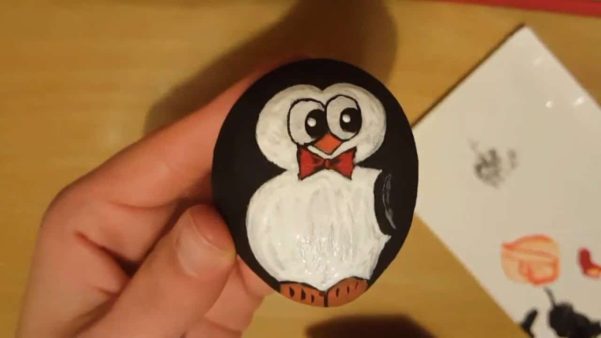 DIY tutorial penguin painted on rock by Kmy art n craft
