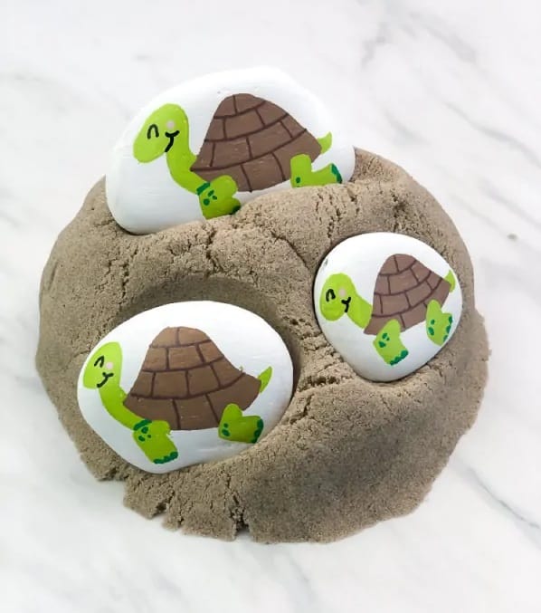 Easy Turtle Painted Rocks by Simple Everyday Mom