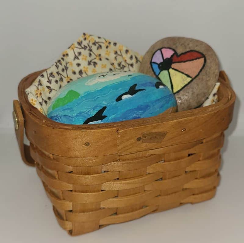 Displaying Rocks in Basket