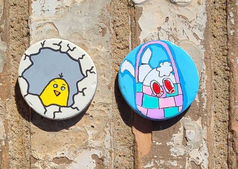 2 Cute and Easy Painted Easter Rocks