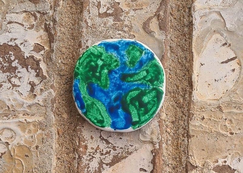 Melted Crayon Art – Earth Rock